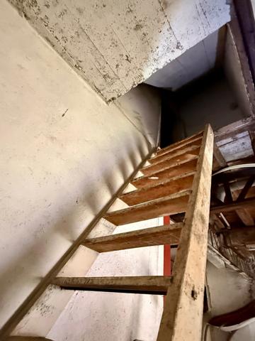 Immeuble à renover à vendre MONTLAUR (11) 282m2 environ avec terrain