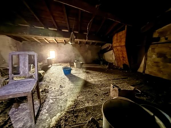 Immeuble à renover à vendre MONTLAUR (11) 282m2 environ avec terrain