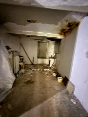 Immeuble à renover à vendre MONTLAUR (11) 282m2 environ avec terrain