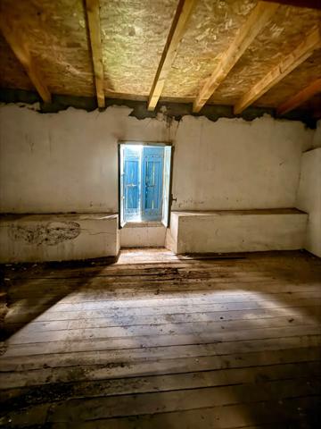 Immeuble à renover à vendre MONTLAUR (11) 282m2 environ avec terrain