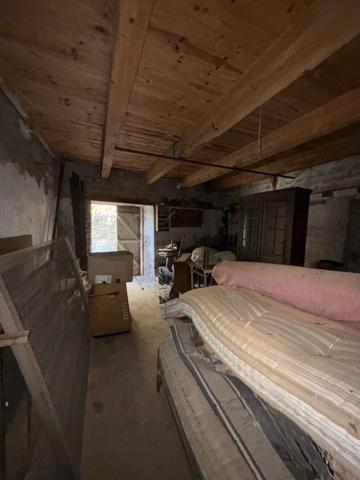 Immeuble à renover à vendre MONTLAUR (11) 282m2 environ avec terrain