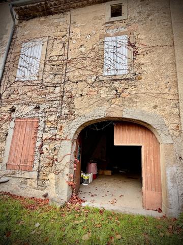 Immeuble à renover à vendre MONTLAUR (11) 282m2 environ avec terrain