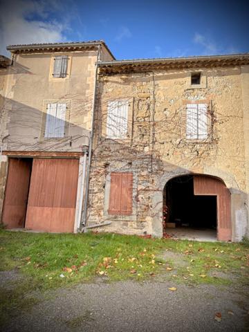 Immeuble à renover à vendre MONTLAUR (11) 282m2 environ avec terrain