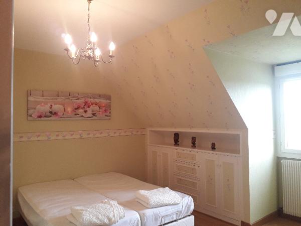 GRANDE MAISON 205 M² HABITABLES AVEC PISCINE COUVERTE/CHAUFFEE