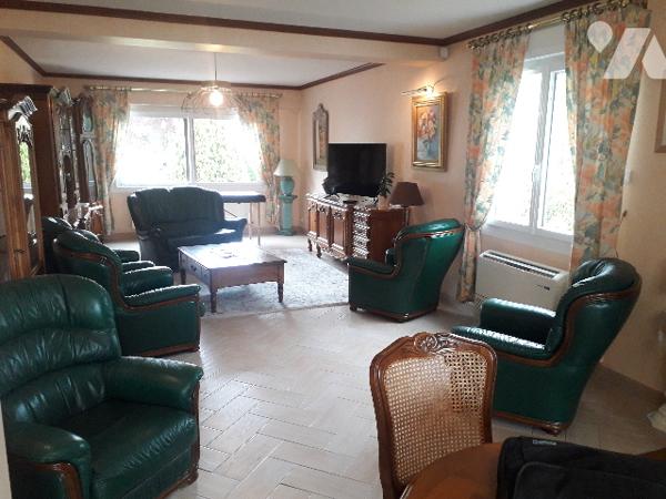 GRANDE MAISON 205 M² HABITABLES AVEC PISCINE COUVERTE/CHAUFFEE