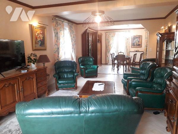 GRANDE MAISON 205 M² HABITABLES AVEC PISCINE COUVERTE/CHAUFFEE