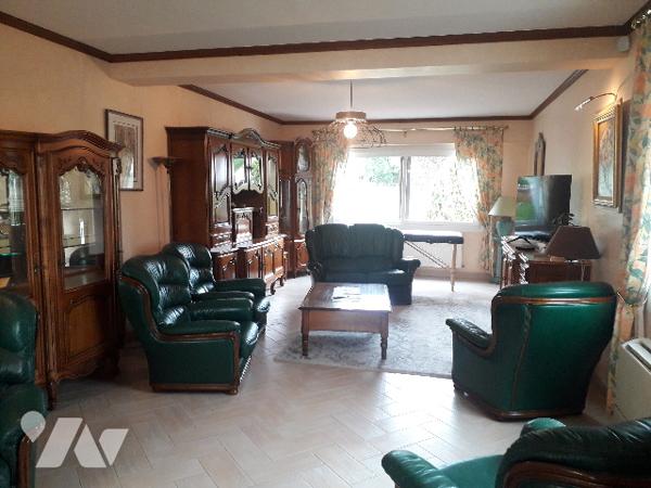 GRANDE MAISON 205 M² HABITABLES AVEC PISCINE COUVERTE/CHAUFFEE