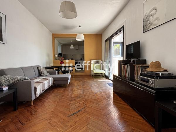 Maison
         5 pièces
        - 120 m²