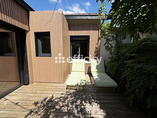 Maison
         5 pièces
        - 120 m²