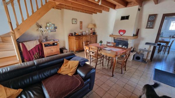 Maison à vendre à Jonzac en Charente-Maritime (17500), ref : 1909