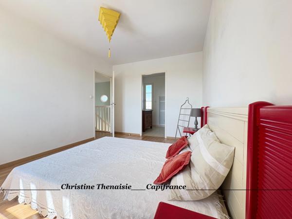 VILLA D'EXCEPTION Pièces spacieuses, 4 chambres, 3 salles de bains, 3 wc, Piscine privée COEX (85)