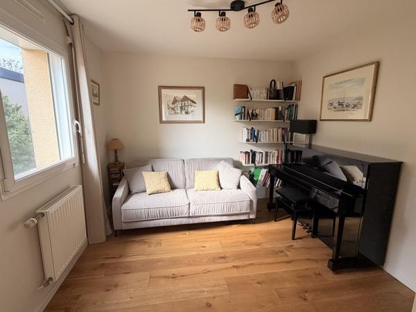 Maison familiale rénovée à Séné – 150 m² – 5 chambres – Double garage – À 5 min du port de Vannes