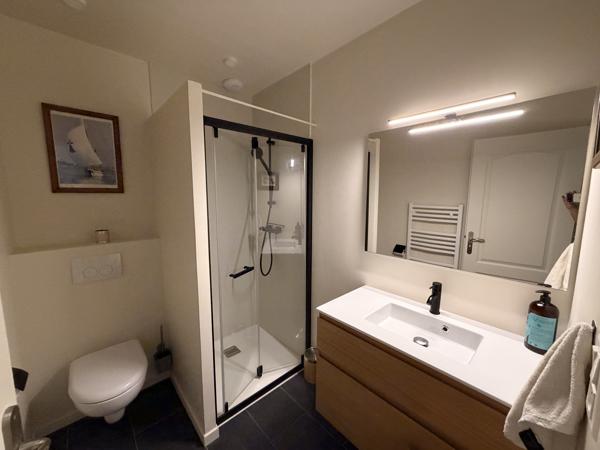 Maison familiale rénovée à Séné – 150 m² – 5 chambres – Double garage – À 5 min du port de Vannes