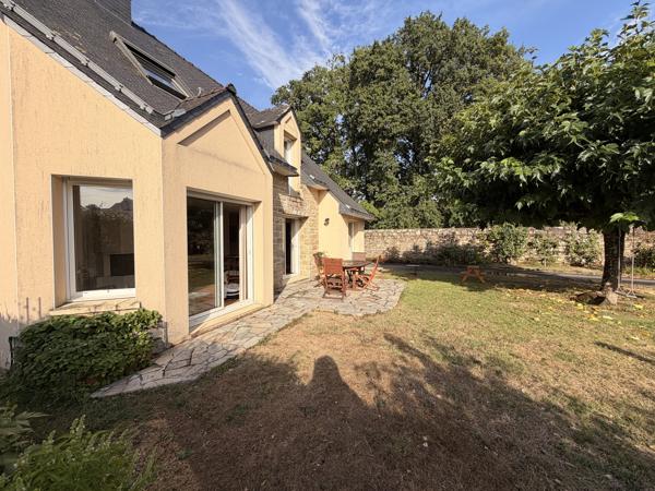 Maison familiale rénovée à Séné – 150 m² – 5 chambres – Double garage – À 5 min du port de Vannes