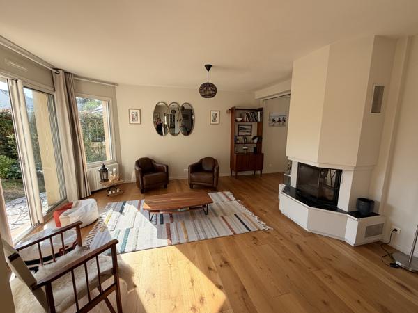 Maison familiale rénovée à Séné – 150 m² – 5 chambres – Double garage – À 5 min du port de Vannes