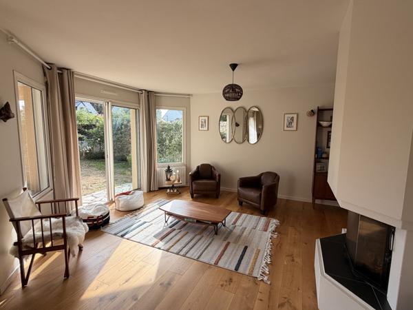 Maison familiale rénovée à Séné – 150 m² – 5 chambres – Double garage – À 5 min du port de Vannes
