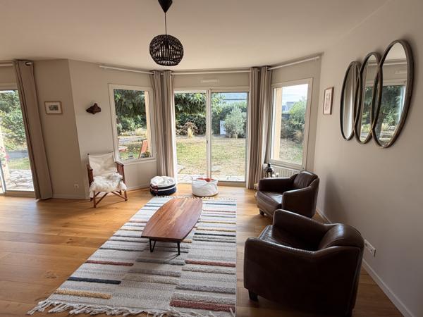 Maison familiale rénovée à Séné – 150 m² – 5 chambres – Double garage – À 5 min du port de Vannes
