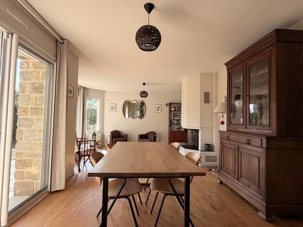 Maison familiale rénovée à Séné – 150 m² – 5 chambres – Double garage – À 5 min du port de Vannes