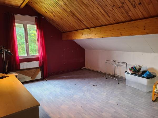 Maison spacieuse pompe à chaleur panneaux solaires