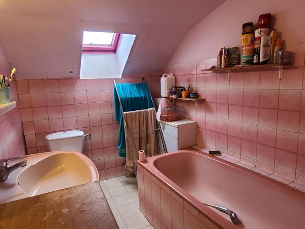 Maison spacieuse pompe à chaleur panneaux solaires