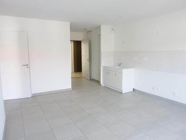 Villeurbanne /Appartement 3 pièces 54.68 m2 avec balcon + garage