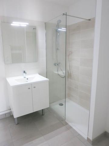 Villeurbanne /Appartement 3 pièces 54.68 m2 avec balcon + garage