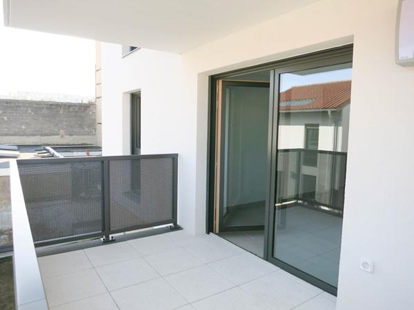 Villeurbanne /Appartement 3 pièces 54.68 m2 avec balcon + garage
