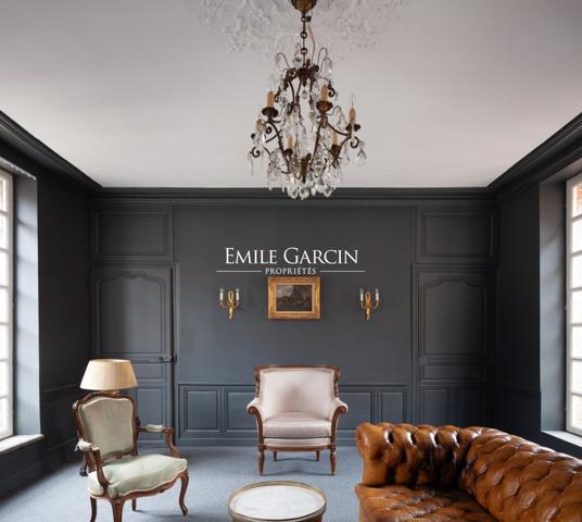 À VENDRE - En bordure du Perche, magnifique Hôtel Particulier dans le coeur historique de l'Aigle