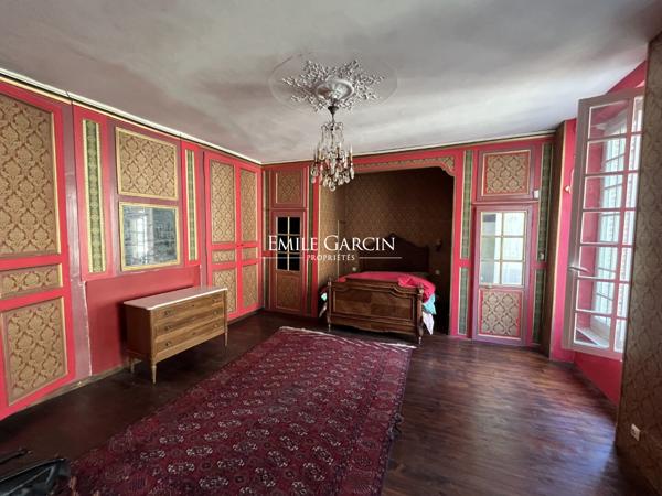 À VENDRE - En bordure du Perche, magnifique Hôtel Particulier dans le coeur historique de l'Aigle