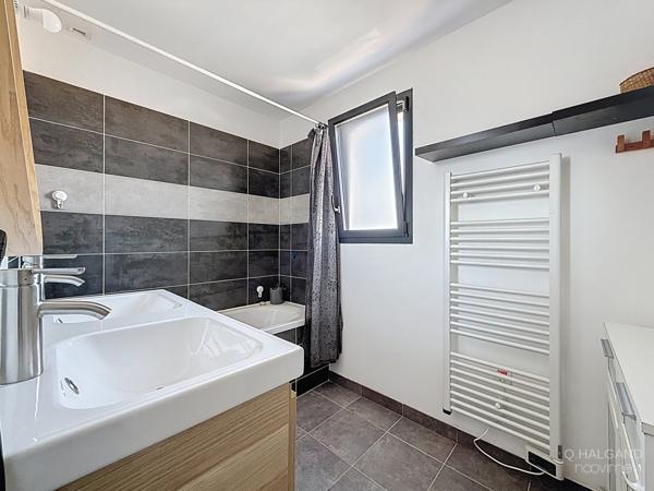 Récente - 3 chambres - commerces et mer à pied