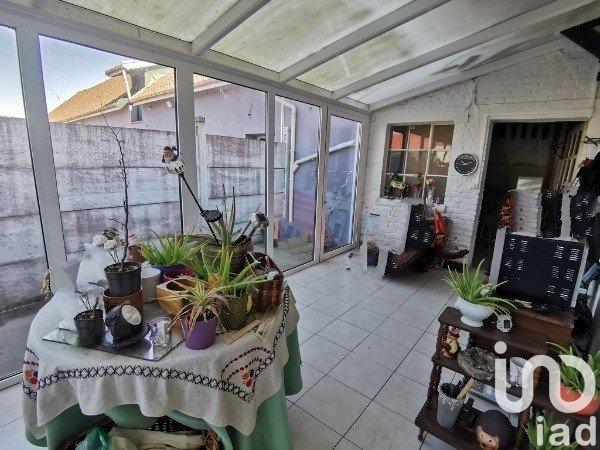 Maison 10 pièces de 180 m² à Sains-en-Gohelle (62114)