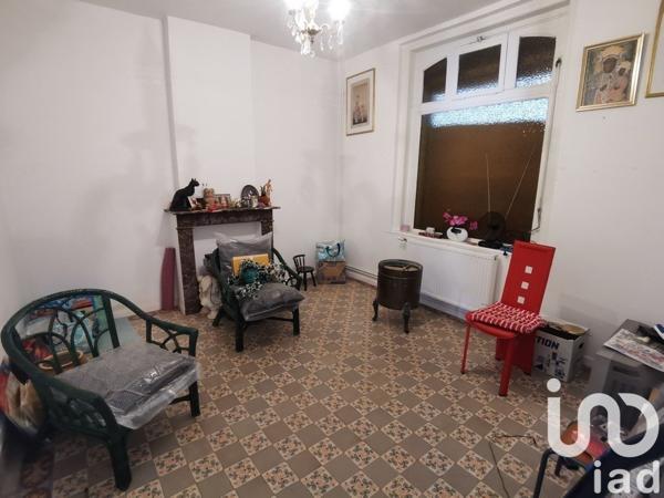 Maison 10 pièces de 180 m² à Sains-en-Gohelle (62114)
