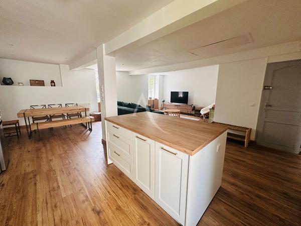 Immeuble de caractère sur la Rive Gauche de Saintes 9 pièce(s) 230 m2