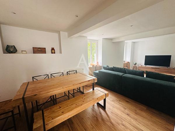 Immeuble de caractère sur la Rive Gauche de Saintes 9 pièce(s) 230 m2