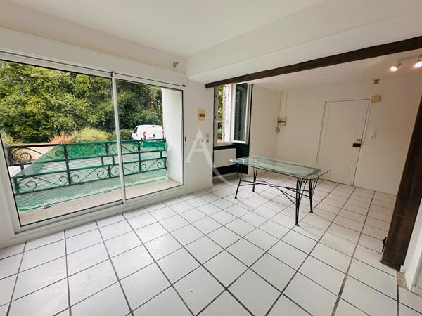 Immeuble de caractère sur la Rive Gauche de Saintes 9 pièce(s) 230 m2