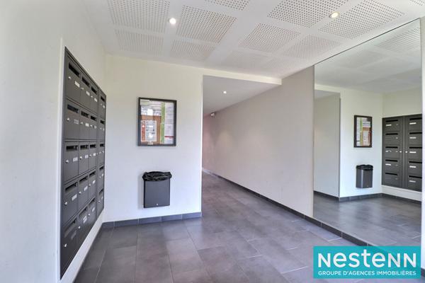 Appartement de type 4 de 78m² avec balcon et stationnement situé à Villeurbanne