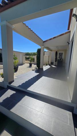 Exclusivité ! Maison à vendre 5 pièces SAUVIAN (34) piscine, garage, sans vis à vie, proche de la mer