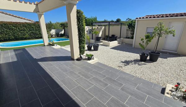 Exclusivité ! Maison à vendre 5 pièces SAUVIAN (34) piscine, garage, sans vis à vie, proche de la mer
