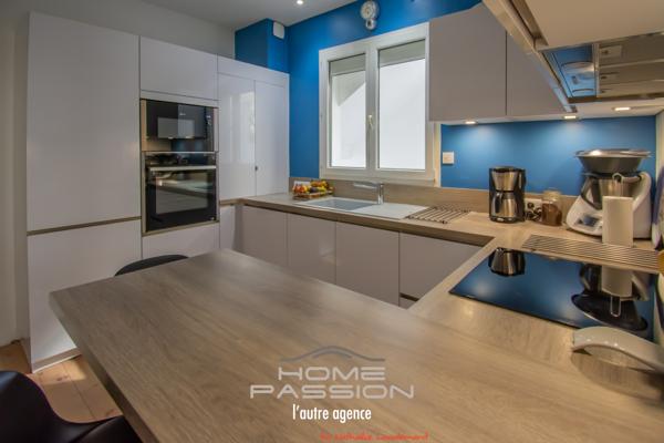 Maison
                                                                                                                                                                                                                                                                                                                        5 pièce(s)                                                                                                                                                                                                          2 chambre(s)                                                                                                                                                                                                          105.8  m²