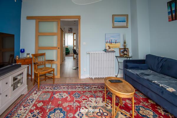 Maison
                                                                                                                                                                                                                                                                                                                        5 pièce(s)                                                                                                                                                                                                          2 chambre(s)                                                                                                                                                                                                          105.8  m²