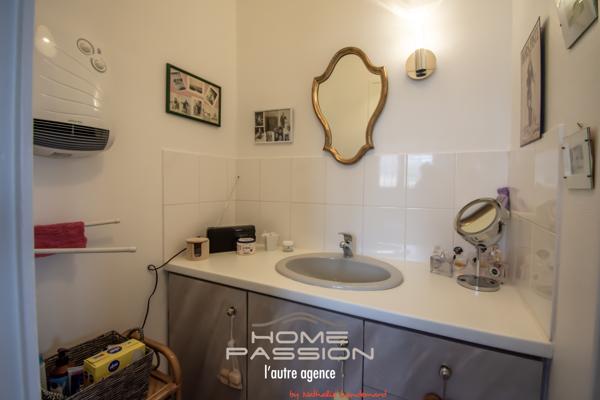 Maison
                                                                                                                                                                                                                                                                                                                        5 pièce(s)                                                                                                                                                                                                          2 chambre(s)                                                                                                                                                                                                          105.8  m²