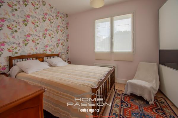 Maison
                                                                                                                                                                                                                                                                                                                        5 pièce(s)                                                                                                                                                                                                          2 chambre(s)                                                                                                                                                                                                          105.8  m²