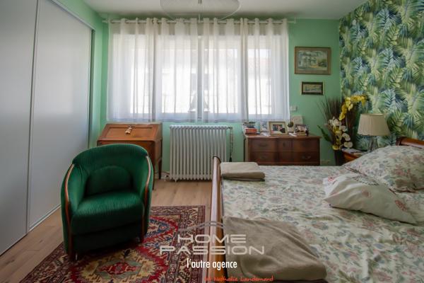 Maison
                                                                                                                                                                                                                                                                                                                        5 pièce(s)                                                                                                                                                                                                          2 chambre(s)                                                                                                                                                                                                          105.8  m²
