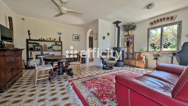 Maison
         3 pièces
        - 93 m² Bien prestige 560 000 € *