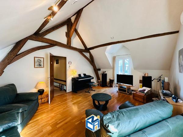 ENSEMBLE IMMOBILIER DE TROIS MAISONS AVEC 574M2 DE TERRAIN PROCHE TOUTES COMMODITÉS
