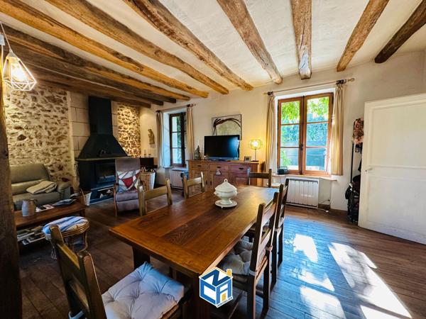 ENSEMBLE IMMOBILIER DE TROIS MAISONS AVEC 574M2 DE TERRAIN PROCHE TOUTES COMMODITÉS