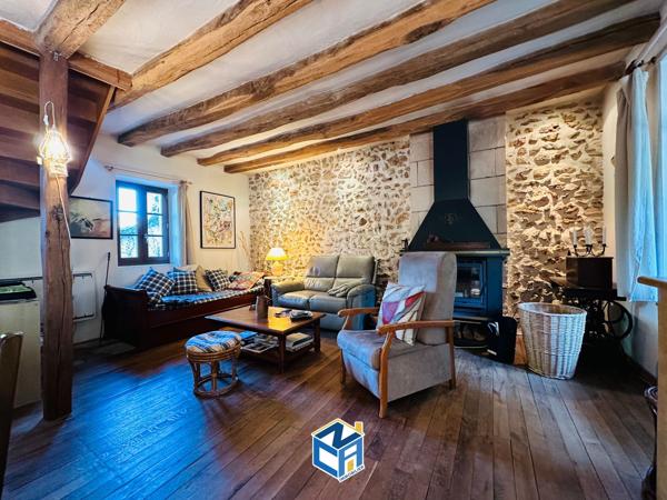 ENSEMBLE IMMOBILIER DE TROIS MAISONS AVEC 574M2 DE TERRAIN PROCHE TOUTES COMMODITÉS