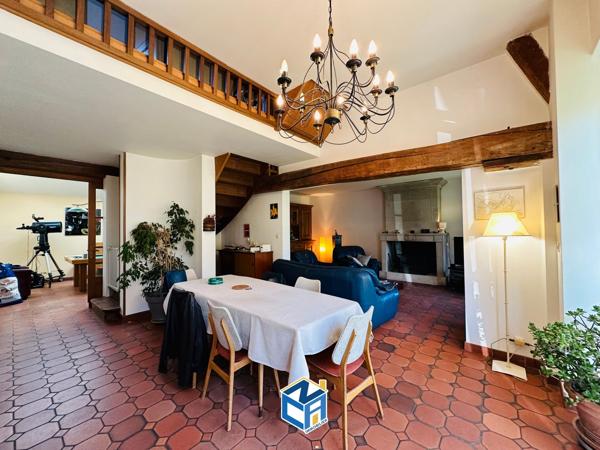 ENSEMBLE IMMOBILIER DE TROIS MAISONS AVEC 574M2 DE TERRAIN PROCHE TOUTES COMMODITÉS
