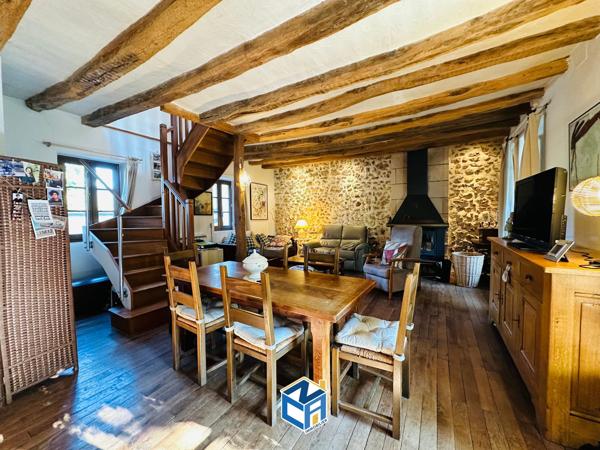 ENSEMBLE IMMOBILIER DE TROIS MAISONS AVEC 574M2 DE TERRAIN PROCHE TOUTES COMMODITÉS