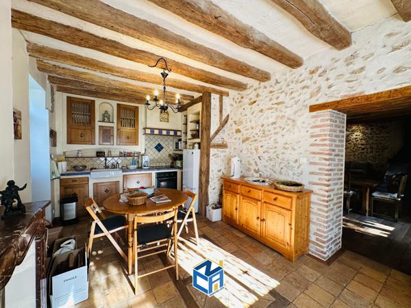 ENSEMBLE IMMOBILIER DE TROIS MAISONS AVEC 574M2 DE TERRAIN PROCHE TOUTES COMMODITÉS